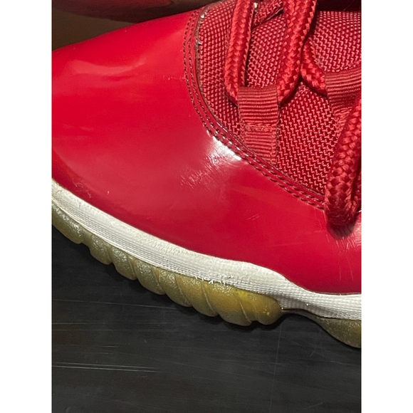 Men's size 10 Jordan 11 “win like 96” sneakers - Picture 8 of 9